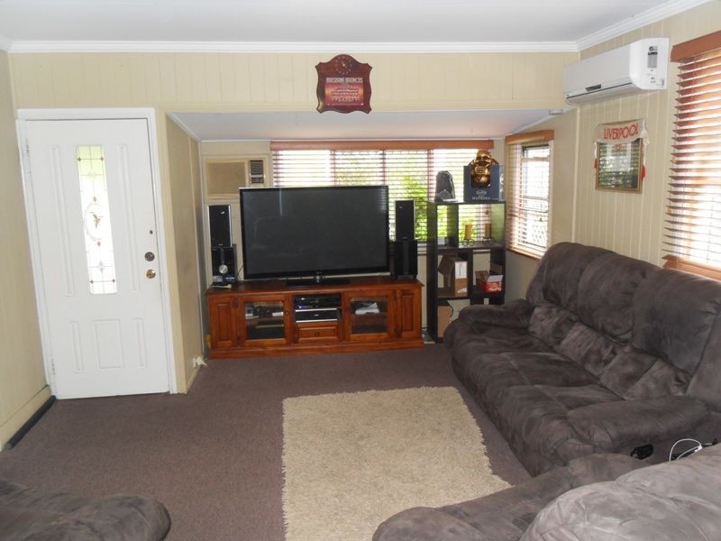 27 Thomas Street, Blackstone QLD 4304