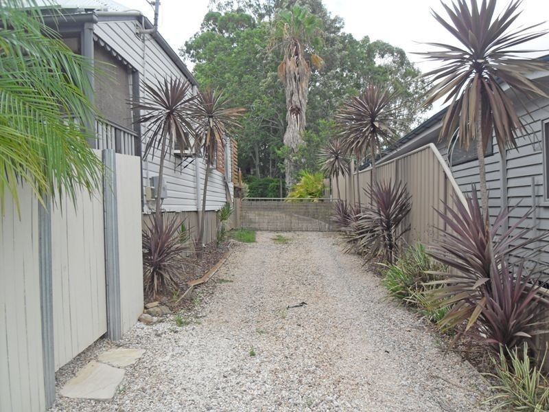 27 Thomas Street, Blackstone QLD 4304