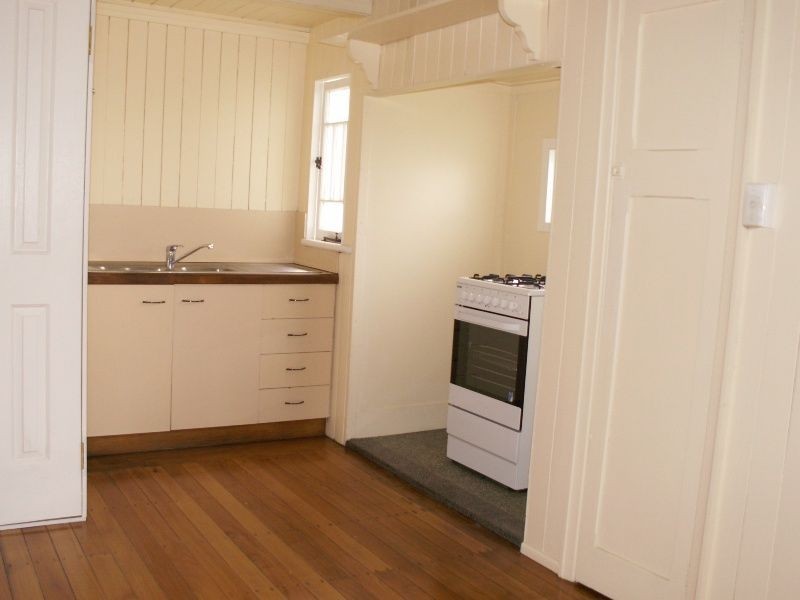 2/83 Brisbane Road, Bundamba QLD 4304