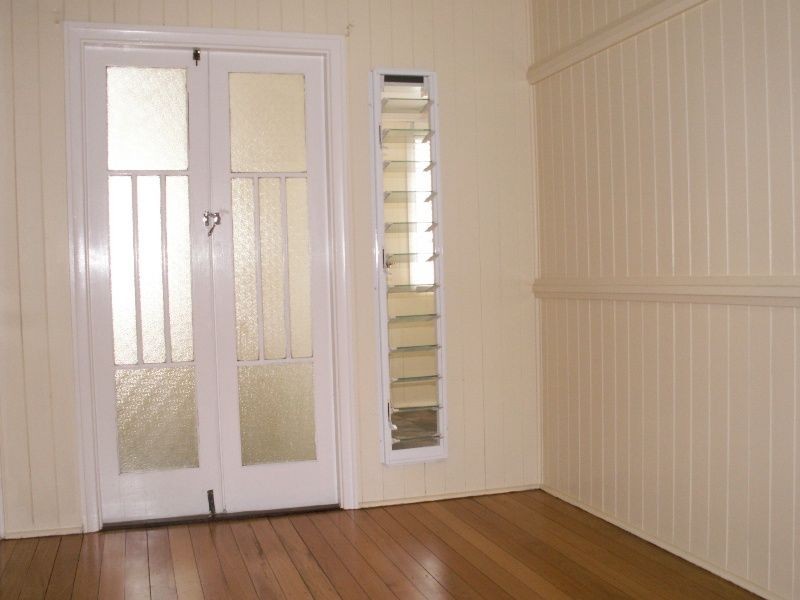 2/83 Brisbane Road, Bundamba QLD 4304