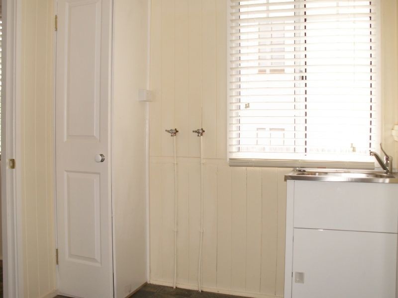 2/83 Brisbane Road, Bundamba QLD 4304