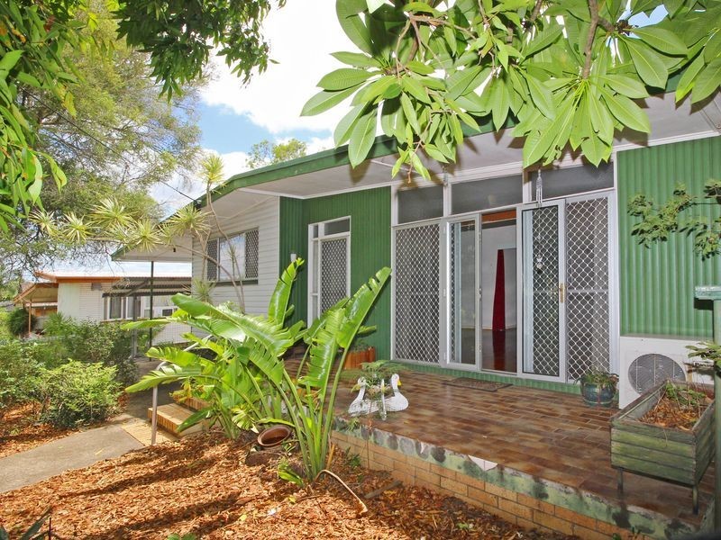 23 Larsen Street, Leichhardt QLD 4305
