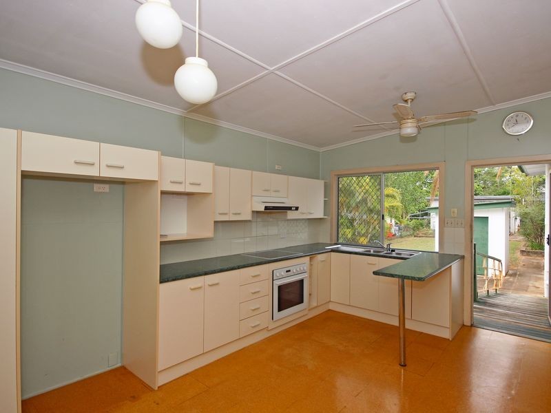 23 Larsen Street, Leichhardt QLD 4305