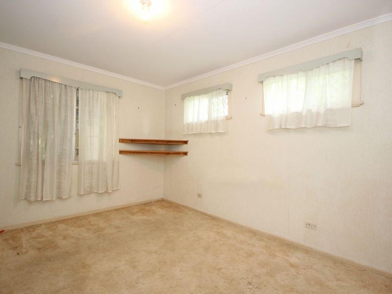 23 Larsen Street, Leichhardt QLD 4305