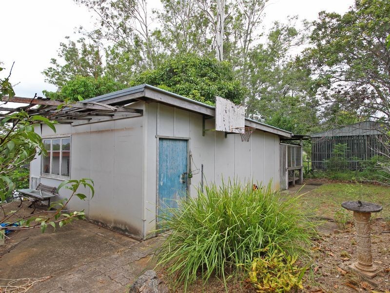 23 Larsen Street, Leichhardt QLD 4305