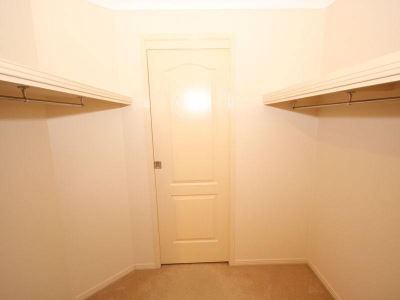 1 Amie Place, Raceview QLD 4305