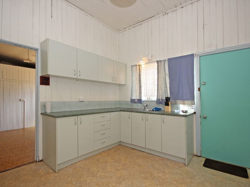 6 Allen Street, North Ipswich QLD 4305