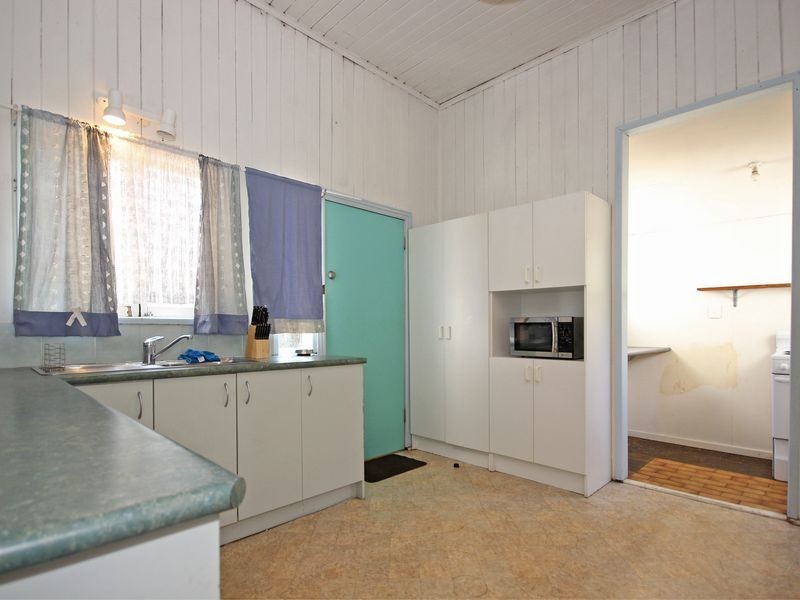 6 Allen Street, North Ipswich QLD 4305
