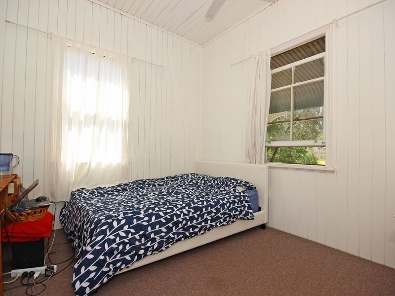 6 Allen Street, North Ipswich QLD 4305