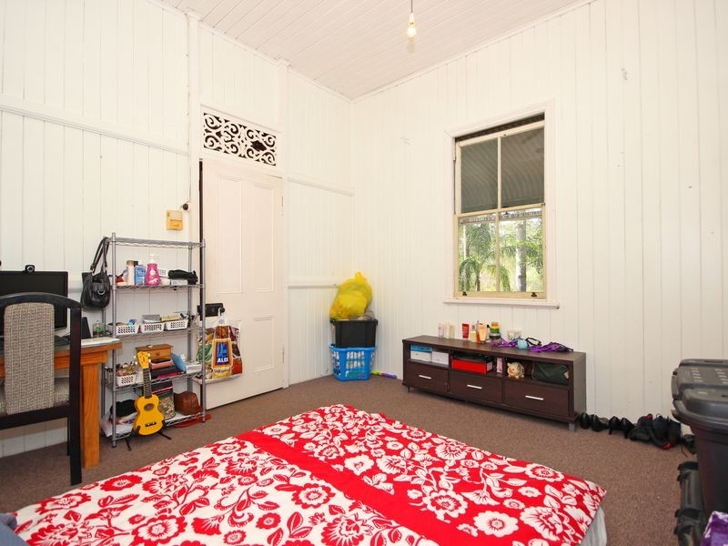 6 Allen Street, North Ipswich QLD 4305