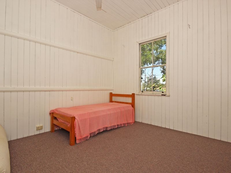 6 Allen Street, North Ipswich QLD 4305