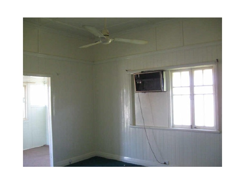 74 Blackstone Road, Silkstone QLD 4304