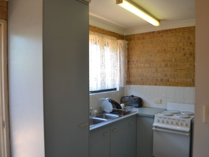2/17 William Street, Bundamba QLD 4304