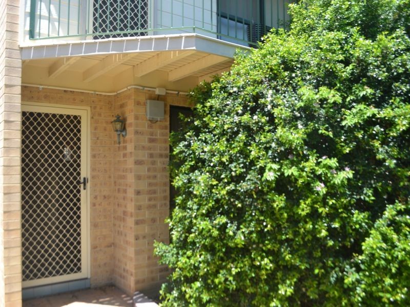 2/17 William Street, Bundamba QLD 4304