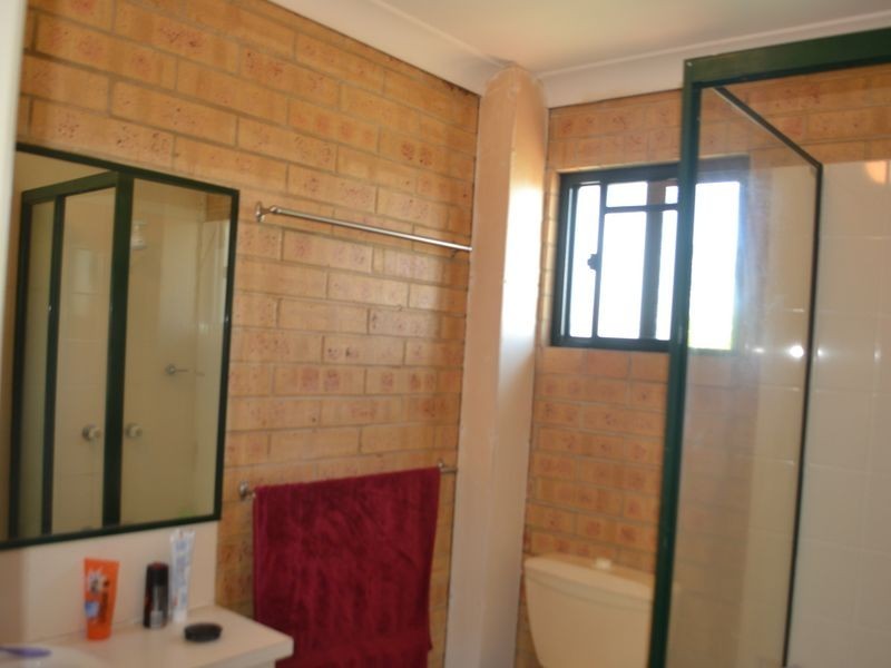 2/17 William Street, Bundamba QLD 4304