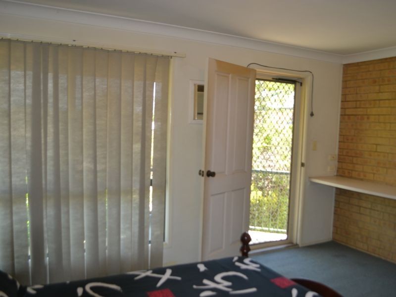 2/17 William Street, Bundamba QLD 4304