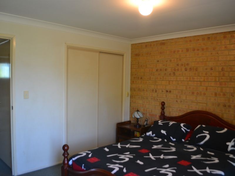 2/17 William Street, Bundamba QLD 4304