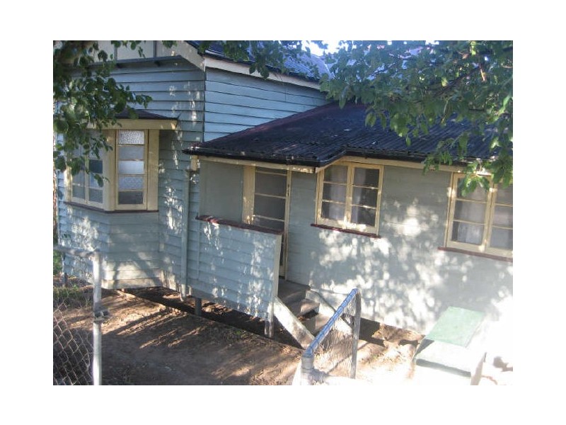 64 Pine Moutain Road, North Ipswich QLD 4305