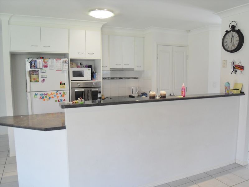 2 Dewhurst Crescent, Raceview QLD 4305