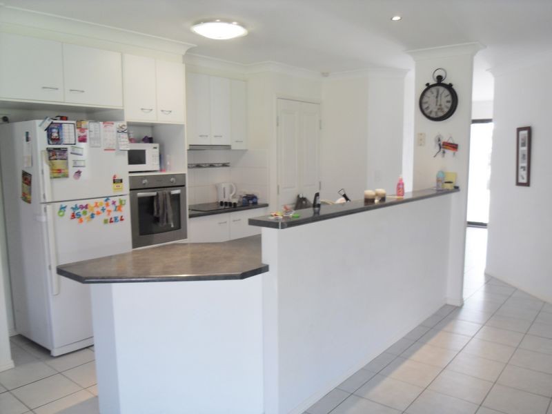 2 Dewhurst Crescent, Raceview QLD 4305