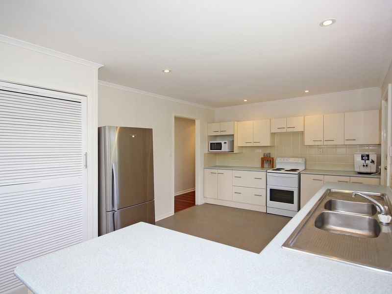 8 Carlyle Street, Riverview QLD 4303