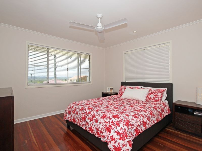 8 Carlyle Street, Riverview QLD 4303