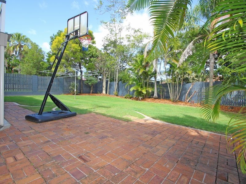 8 Carlyle Street, Riverview QLD 4303