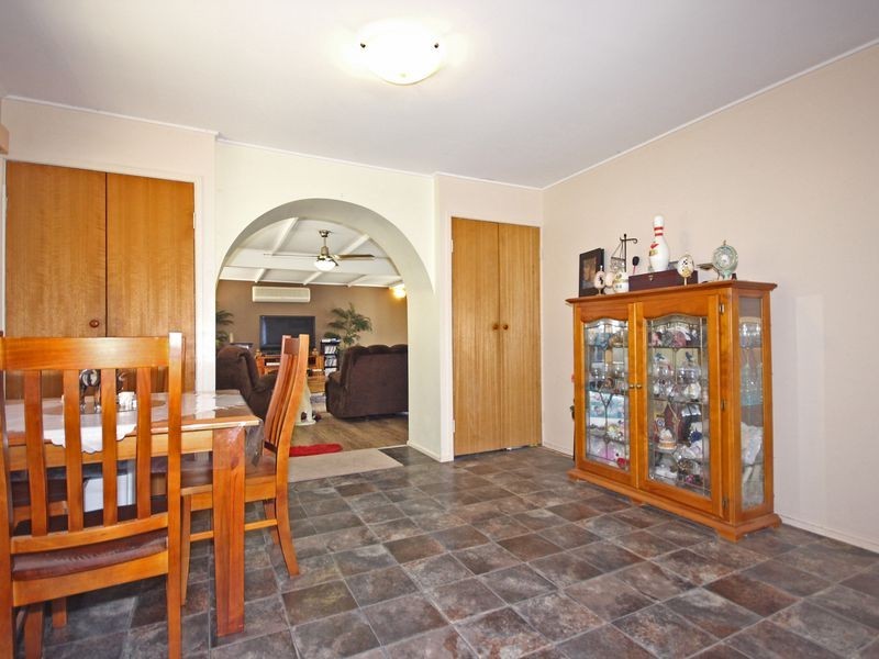 3 Daisy Av, North Ipswich QLD 4305