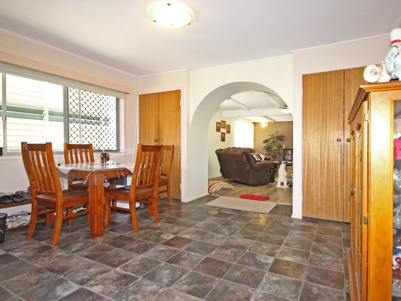 3 Daisy Av, North Ipswich QLD 4305