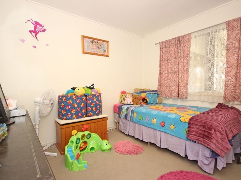 3 Daisy Av, North Ipswich QLD 4305