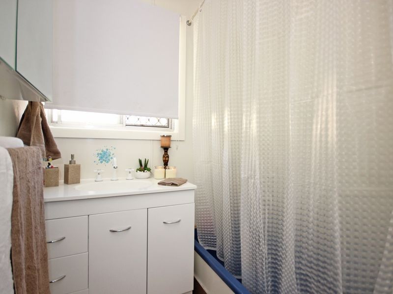 3 Daisy Av, North Ipswich QLD 4305