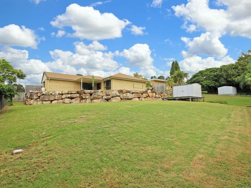 13 Skinner Crescent, Silkstone QLD 4304
