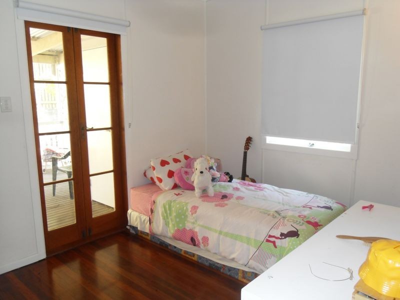 35 John Street, Bundamba QLD 4304