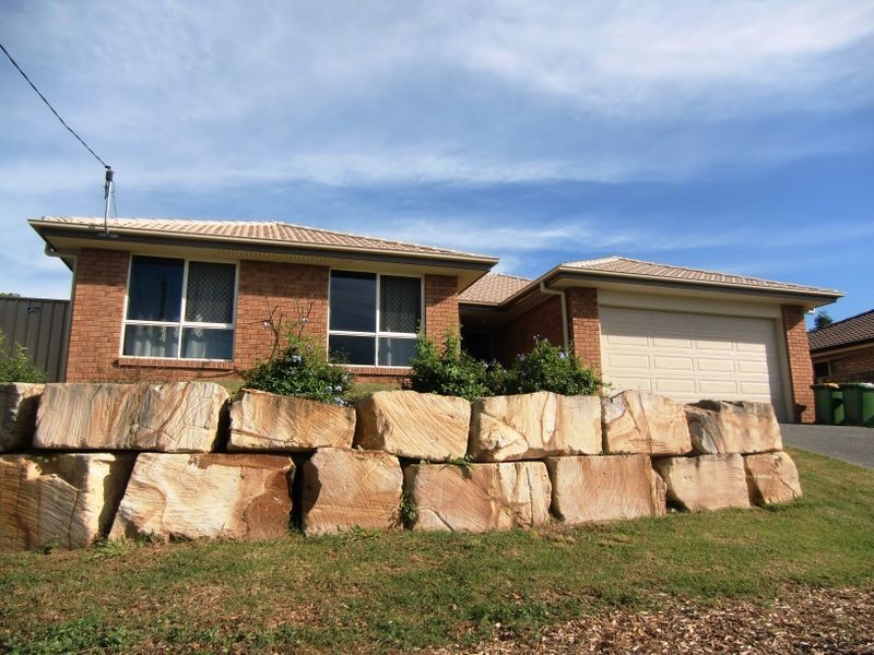 37 Skinner Crescent, Silkstone QLD 4304