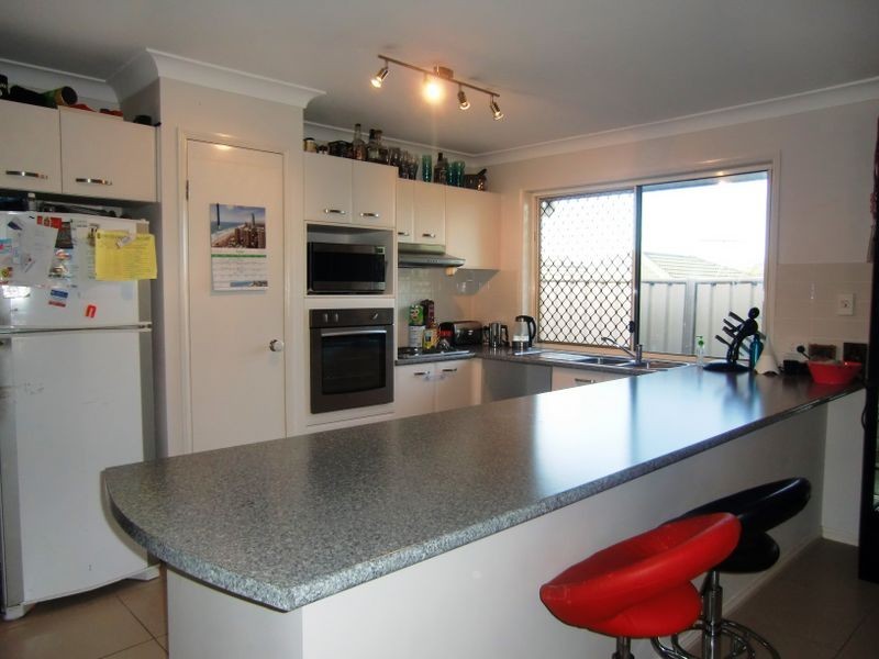 37 Skinner Crescent, Silkstone QLD 4304