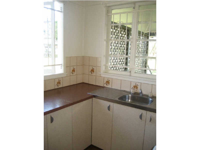 7a Robert Street, Ebbw Vale QLD 4304