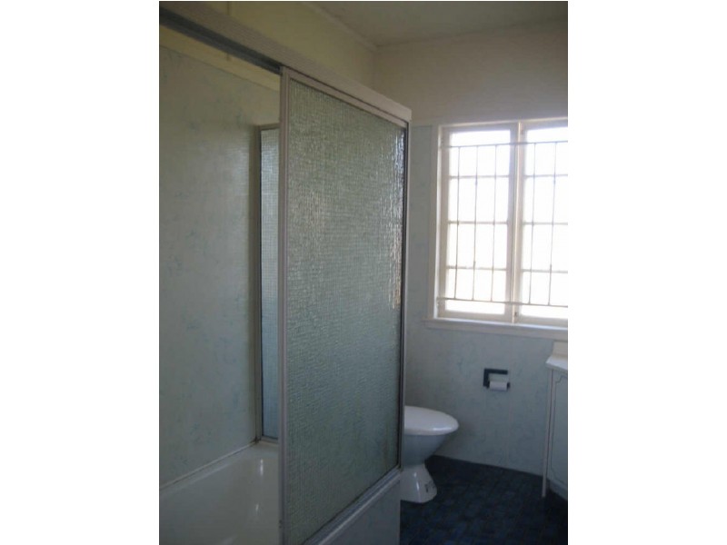 7a Robert Street, Ebbw Vale QLD 4304