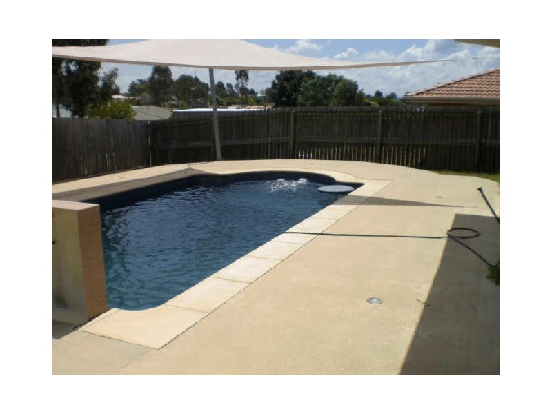 351 South Station Road, Raceview QLD 4305