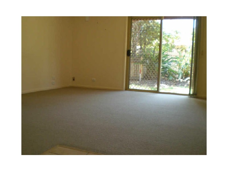 1/13 John Staines Cresent, North Ipswich QLD 4305