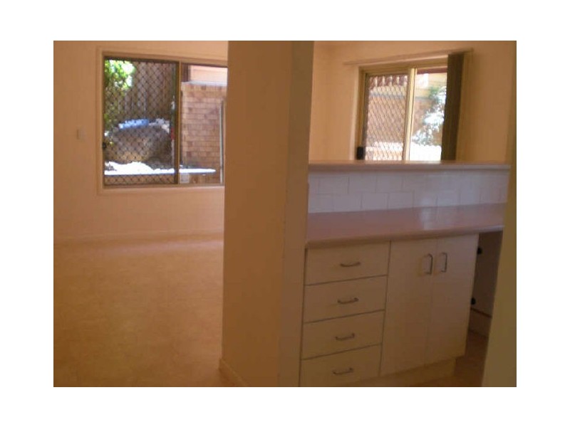 1/13 John Staines Cresent, North Ipswich QLD 4305