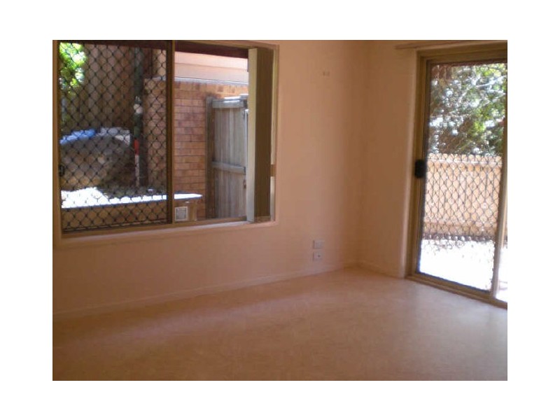 1/13 John Staines Cresent, North Ipswich QLD 4305