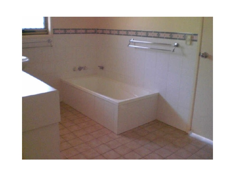 1/13 John Staines Cresent, North Ipswich QLD 4305