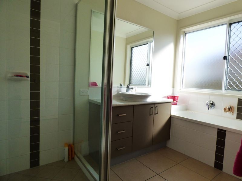 34 Ronayne Circle, One Mile QLD 4305
