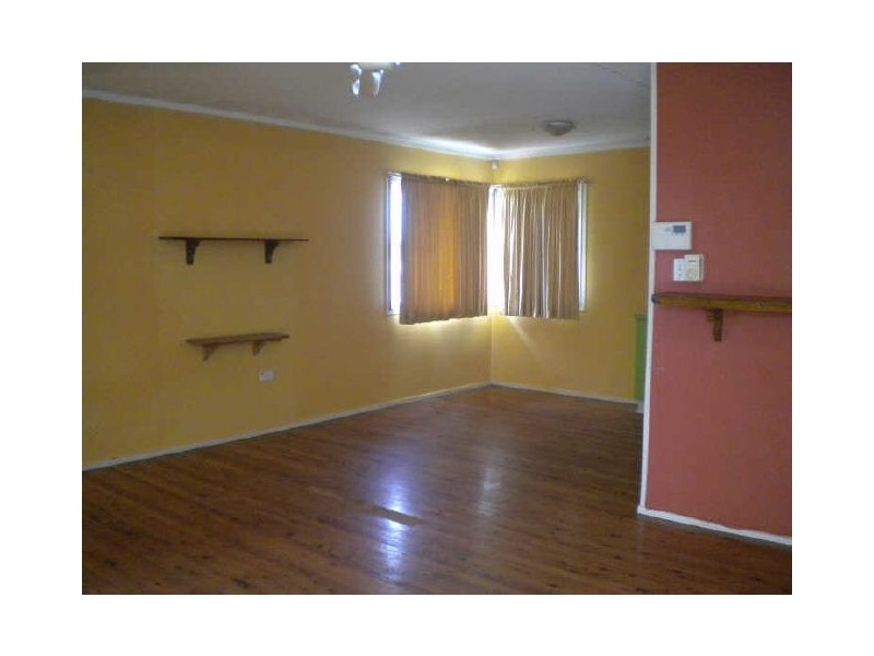 22 Wentworth Street, Leichhardt QLD 4305