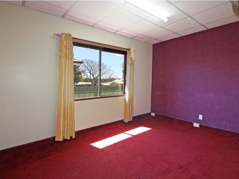 54 Grange Road, Eastern Heights QLD 4305