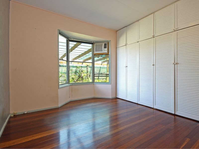 54 Grange Road, Eastern Heights QLD 4305