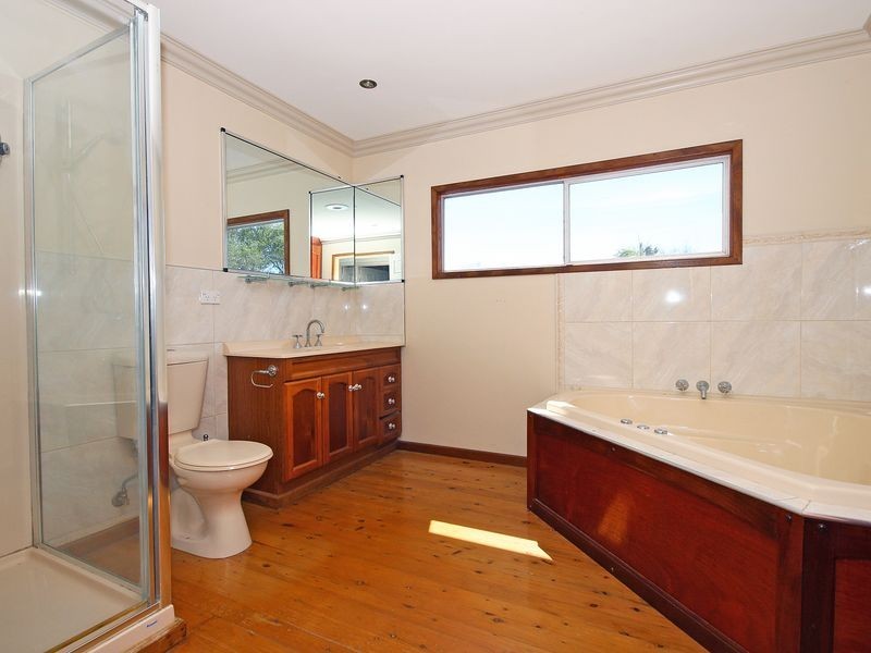 54 Grange Road, Eastern Heights QLD 4305