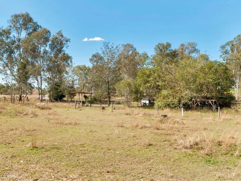 221 Briggs Road, Flinders View QLD 4305