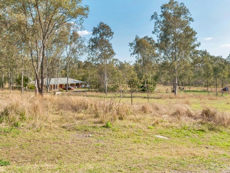 221 Briggs Road, Flinders View QLD 4305