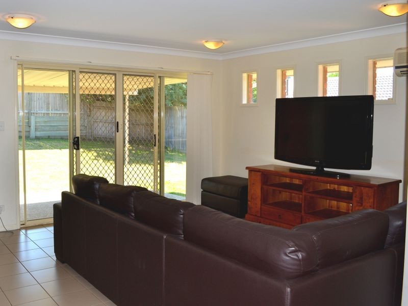 3 Josh Court, Flinders View QLD 4305